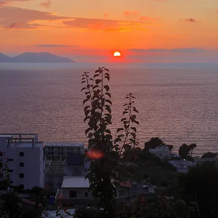 Sea View Apartment *
